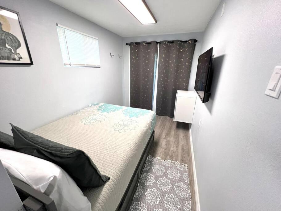 1Bed 1Bath Container Home Centrally Located Cypress Gardens Bagian luar foto