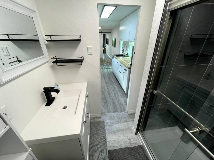1Bed 1Bath Container Home Centrally Located Cypress Gardens Bagian luar foto